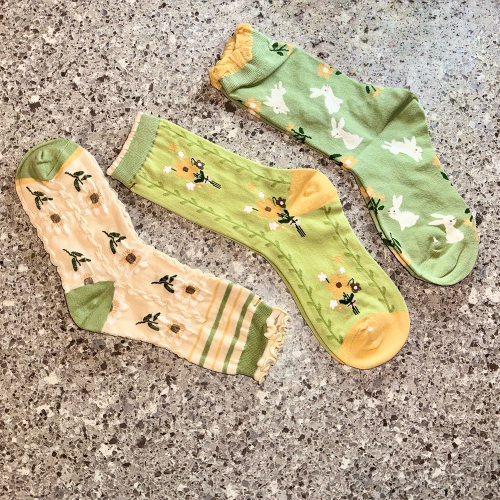 Green and Cream Floral Patterned l Romantic Textured Sock Set (Set of 2) ⭐